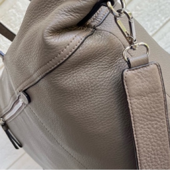 Vince camuto pebble taupe bag size 18/14 GC perfect for back to SCHOOL - Picture 5 of 16